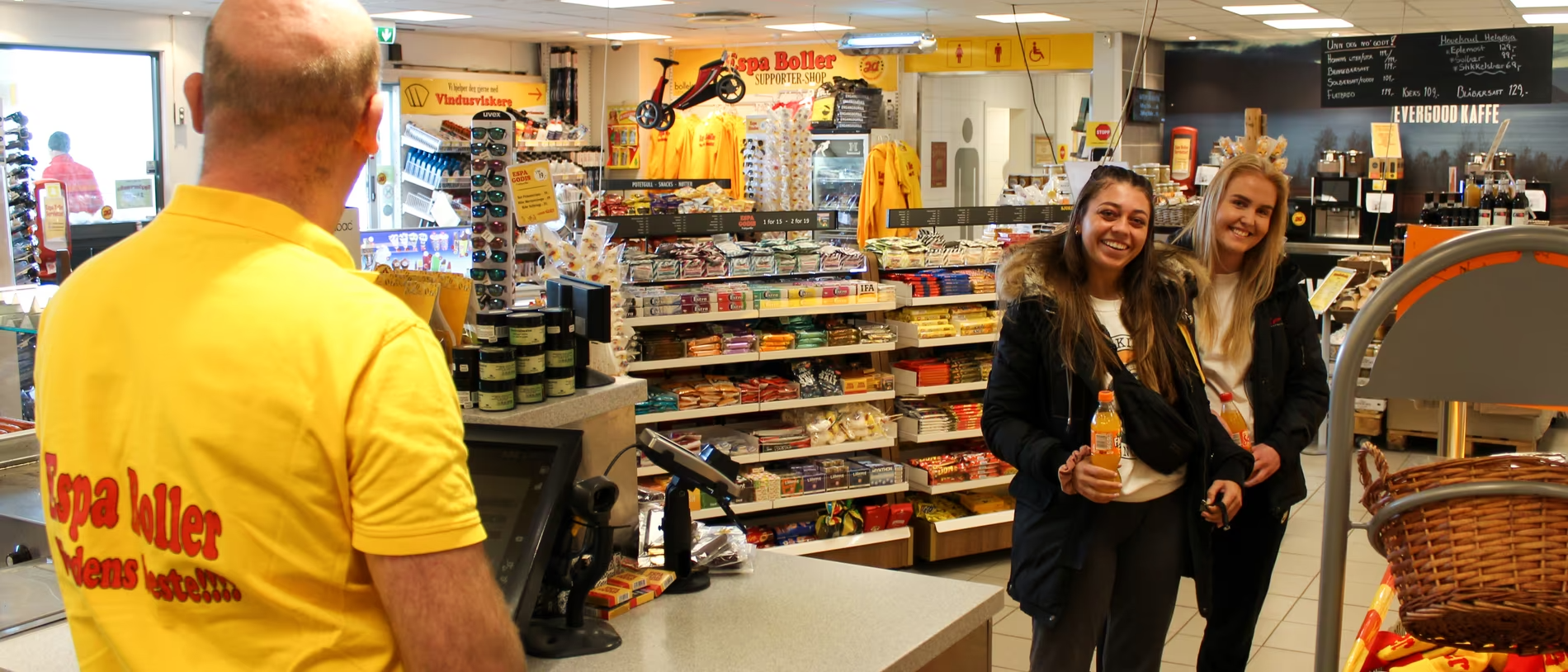 Ansatt og kunder hos bolleland